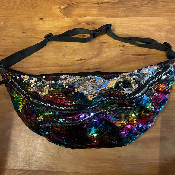 unknown Handbags - Large size rainbow Fanny pack